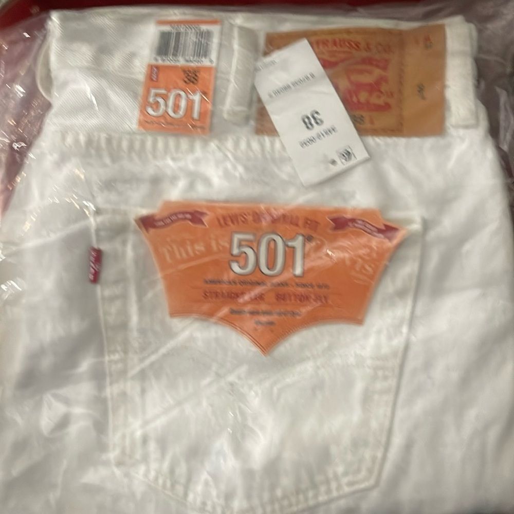 Levi’s 501 it in the bag